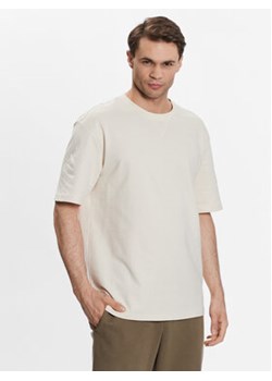 Outhorn T-Shirt TTSHM455 Écru Regular Fit ze sklepu MODIVO w kategorii T-shirty męskie - zdjęcie 168618312