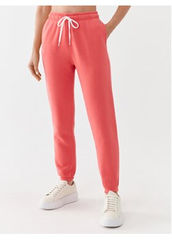 Polo Ralph Lauren Spodnie dresowe 211891560009 Czerwony Regular Fit ze sklepu MODIVO w kategorii Spodnie damskie - zdjęcie 168618914