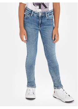 Calvin Klein Jeans Jeansy IG0IG02069 Niebieski Skinny Fit ze sklepu MODIVO w kategorii Spodnie dziewczęce - zdjęcie 168621234