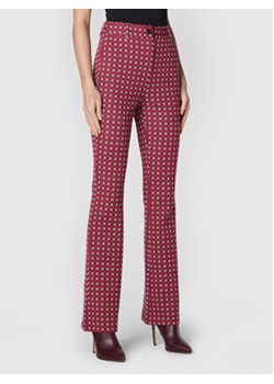 Liu Jo Spodnie materiałowe WF2515 J4040 Różowy Regular Fit ze sklepu MODIVO w kategorii Spodnie damskie - zdjęcie 168622324