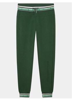 Karl Lagerfeld Kids Spodnie dresowe Z24161 S Zielony Regular Fit ze sklepu MODIVO w kategorii Spodnie chłopięce - zdjęcie 168624303