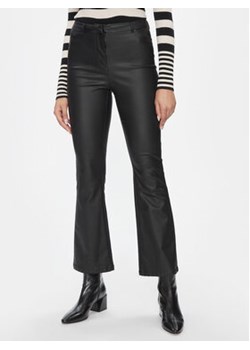 Vero Moda Spodnie z imitacji skóry 10300232 Czarny Flared Fit ze sklepu MODIVO w kategorii Spodnie damskie - zdjęcie 168626824