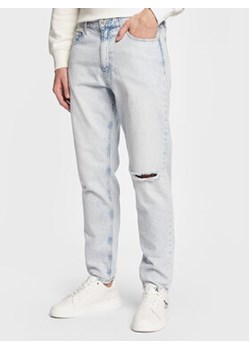 Calvin Klein Jeans Jeansy J30J322404 Niebieski Tapered Fit ze sklepu MODIVO w kategorii Jeansy męskie - zdjęcie 168628144