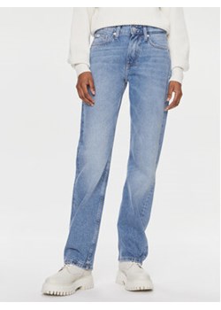 Calvin Klein Jeans Jeansy J20J221222 Niebieski Straight Fit ze sklepu MODIVO w kategorii Jeansy damskie - zdjęcie 168629104
