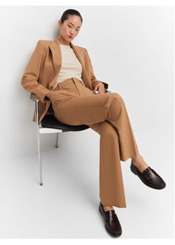 Mango Spodnie materiałowe Greta 57094394 Brązowy Straight Fit ze sklepu MODIVO w kategorii Spodnie damskie - zdjęcie 168629501