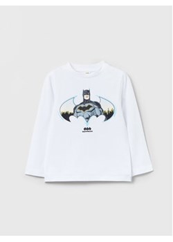 OVS Bluzka BATMAN 1599091 Biały Regular Fit ze sklepu MODIVO w kategorii T-shirty chłopięce - zdjęcie 168629903