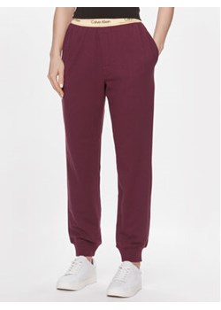 Calvin Klein Underwear Spodnie piżamowe 000QS7045E Bordowy Regular Fit ze sklepu MODIVO w kategorii Piżamy damskie - zdjęcie 168630854