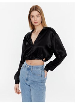 Calvin Klein Jeans Bluzka J20J220327 Czarny Regular Fit ze sklepu MODIVO w kategorii Bluzki damskie - zdjęcie 168633181