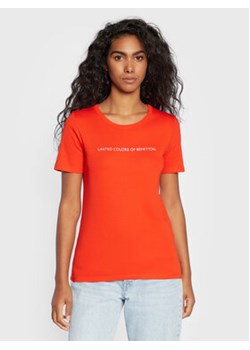United Colors Of Benetton T-Shirt 3GA2E16A2 Czerwony Regular Fit ze sklepu MODIVO w kategorii Bluzki damskie - zdjęcie 168639953