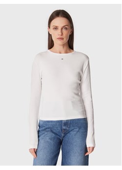 Tommy Jeans Bluzka Essential DW0DW14277 Biały Slim Fit ze sklepu MODIVO w kategorii Bluzki damskie - zdjęcie 168643721