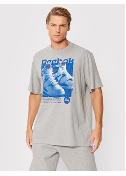 Reebok T-Shirt Series Retro Pump HS4849 Szary Oversize ze sklepu MODIVO w kategorii T-shirty męskie - zdjęcie 168646054