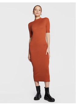 Calvin Klein Sukienka dzianinowa Extra Fine Wool K20K205035 Pomarańczowy Regular Fit ze sklepu MODIVO w kategorii Sukienki - zdjęcie 168648180