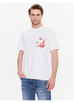 Guess T-Shirt F3GI04 K6XN4 Biały Regular Fit ze sklepu MODIVO w kategorii T-shirty męskie - zdjęcie 168650070