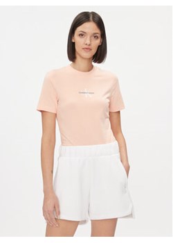 Calvin Klein Jeans T-Shirt J20J221426 Różowy Regular Fit ze sklepu MODIVO w kategorii Bluzki damskie - zdjęcie 168650513