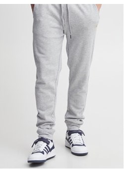 Blend Spodnie dresowe 20715104 Szary Regular Fit ze sklepu MODIVO w kategorii Spodnie męskie - zdjęcie 168650910