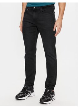 Calvin Klein Jeans Jeansy J30J323689 Czarny Tapered Fit ze sklepu MODIVO w kategorii Jeansy męskie - zdjęcie 168652513