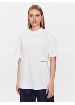 Calvin Klein Jeans T-Shirt J20J221629 Biały Regular Fit ze sklepu MODIVO w kategorii Bluzki damskie - zdjęcie 168653562