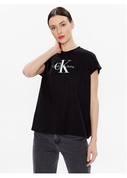 Calvin Klein Jeans T-Shirt J20J220717 Czarny Relaxed Fit ze sklepu MODIVO w kategorii Bluzki damskie - zdjęcie 168656062
