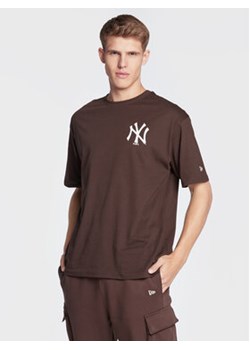 New Era T-Shirt New York Yankees League Essential 60284727 Brązowy Oversize ze sklepu MODIVO w kategorii T-shirty męskie - zdjęcie 168656970