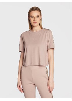 Guess T-Shirt V3RI08 I3Z14 Różowy Relaxed Fit ze sklepu MODIVO w kategorii Bluzki damskie - zdjęcie 168657171