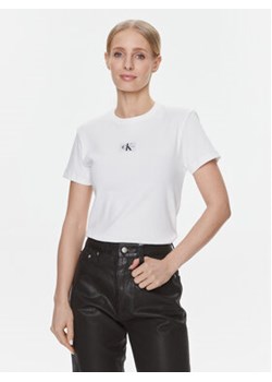 Calvin Klein Jeans T-Shirt J20J222687 Biały Regular Fit ze sklepu MODIVO w kategorii Bluzki damskie - zdjęcie 168659743