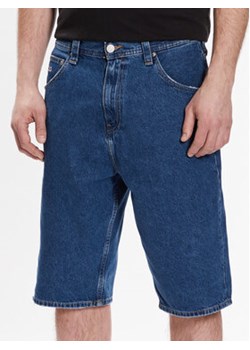Tommy Jeans Szorty jeansowe Aiden DM0DM16154 Niebieski Baggy Fit ze sklepu MODIVO w kategorii Spodenki męskie - zdjęcie 168660244
