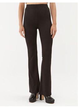 Noisy May Spodnie materiałowe Sally 27026955 Czarny Slim Fit ze sklepu MODIVO w kategorii Spodnie damskie - zdjęcie 168660343