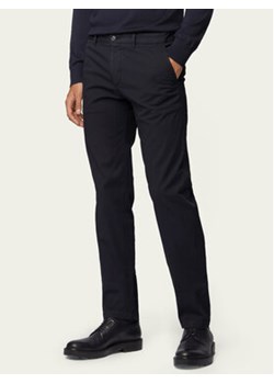 Boss Chinosy Crigan3-D 50325944 Czarny Regular Fit ze sklepu MODIVO w kategorii Spodnie męskie - zdjęcie 168660544