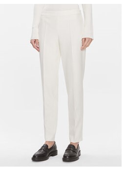 Boss Spodnie materiałowe Tiluna 50509166 Écru Regular Fit ze sklepu MODIVO w kategorii Spodnie damskie - zdjęcie 168662330