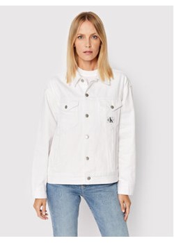 Calvin Klein Jeans Kurtka jeansowa J20J218489 Biały Relaxed Fit ze sklepu MODIVO w kategorii Kurtki damskie - zdjęcie 168662661