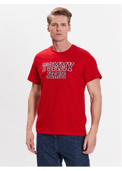 Tommy Jeans T-Shirt Essential DM0DM16405 Czerwony Regular Fit ze sklepu MODIVO w kategorii T-shirty męskie - zdjęcie 168662882
