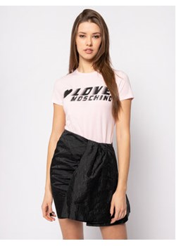 LOVE MOSCHINO T-Shirt W4F7358E 1698 Różowy Regular Fit ze sklepu MODIVO w kategorii Bluzki damskie - zdjęcie 168665604