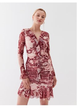 Guess Sukienka koktajlowa W3YK27 KBAH2 Różowy Slim Fit ze sklepu MODIVO w kategorii Sukienki - zdjęcie 168666051