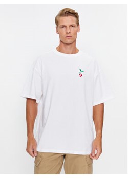 Converse T-Shirt Loose Fit Star Chevron Cherry Ss Tee 10025237-A03 Biały Regular Fit ze sklepu MODIVO w kategorii T-shirty męskie - zdjęcie 168667561