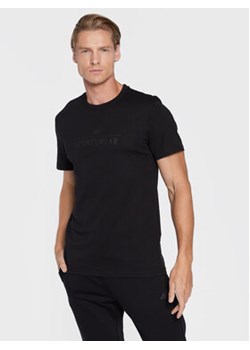 4F T-Shirt H4Z22-TSM354 Czarny Regular Fit ze sklepu MODIVO w kategorii T-shirty męskie - zdjęcie 168667632