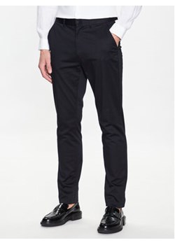 Calvin Klein Chinosy K10K110963 Czarny Slim Fit ze sklepu MODIVO w kategorii Spodnie męskie - zdjęcie 168668774
