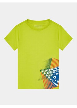 Guess T-Shirt N4RI02 K8HM4 Zielony Regular Fit ze sklepu MODIVO w kategorii T-shirty chłopięce - zdjęcie 168669383