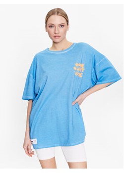 Guess T-Shirt Home W3GI50 K9RM4 Niebieski Oversize ze sklepu MODIVO w kategorii Bluzki damskie - zdjęcie 168670801