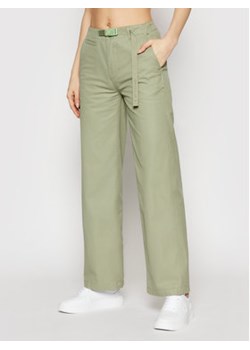 Converse Spodnie materiałowe Wide Leg Woven 10020315-A05 Zielony Relaxed Fit ze sklepu MODIVO w kategorii Spodnie damskie - zdjęcie 168671020