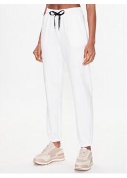 Liu Jo Sport Spodnie dresowe TA3213 F0869 Biały Regular Fit ze sklepu MODIVO w kategorii Spodnie damskie - zdjęcie 168673914
