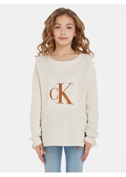 Calvin Klein Jeans Sweter Monogram IG0IG02259 Écru Regular Fit ze sklepu MODIVO w kategorii Swetry dziewczęce - zdjęcie 168674533