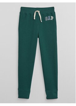 Gap Spodnie dresowe 772098-02 Zielony Regular Fit ze sklepu MODIVO w kategorii Spodnie chłopięce - zdjęcie 168675800