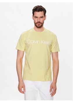 Calvin Klein T-Shirt Front Logo K10K103078 Żółty Regular Fit ze sklepu MODIVO w kategorii T-shirty męskie - zdjęcie 168676104