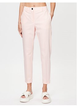 Boss Spodnie materiałowe Tachinoa 50490057 Różowy Regular Fit ze sklepu MODIVO w kategorii Spodnie damskie - zdjęcie 168681351