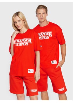Champion T-Shirt Unisex STRANGER THINGS 217791 Czerwony Custom Fit ze sklepu MODIVO w kategorii Bluzki damskie - zdjęcie 168683264