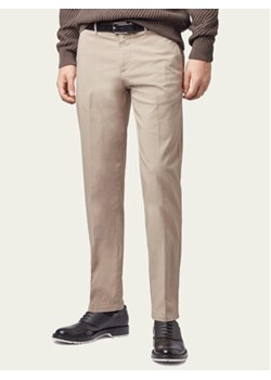 Boss Spodnie materiałowe Crigan3-D 50325944 Beżowy Regular Fit ze sklepu MODIVO w kategorii Spodnie męskie - zdjęcie 168685502