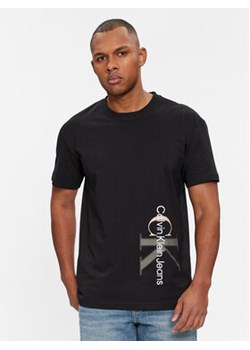 Calvin Klein Jeans T-Shirt Two Tone Monologo J30J324783 Czarny Regular Fit ze sklepu MODIVO w kategorii T-shirty męskie - zdjęcie 168689462