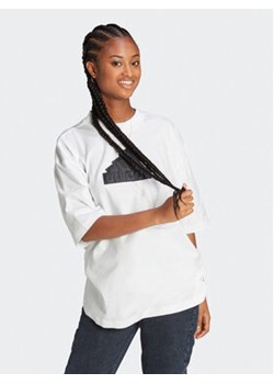 adidas T-Shirt Future Icons Badge of Sport Boyfriend T-Shirt HR6098 Biały Loose Fit ze sklepu MODIVO w kategorii Bluzki damskie - zdjęcie 168689692