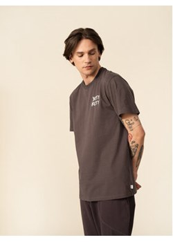 Outhorn T-Shirt OTHSS23TTSHM465 Fioletowy Regular Fit ze sklepu MODIVO w kategorii T-shirty męskie - zdjęcie 168690121