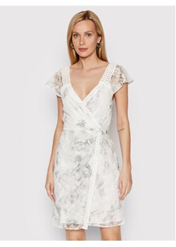 Guess Sukienka letnia Grace W2GK21 WEIC0 Biały Regular Fit ze sklepu MODIVO w kategorii Sukienki - zdjęcie 168690192
